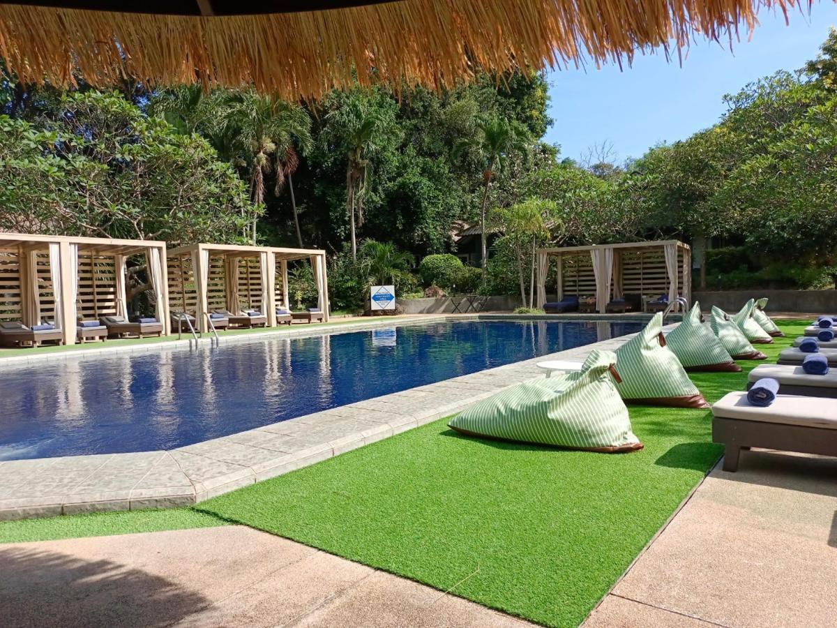 Let'S Hyde Pattaya Resort & Villas - Pool Cabanas Exterior foto