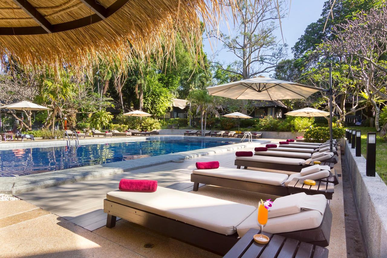 Let'S Hyde Pattaya Resort & Villas - Pool Cabanas Exterior foto